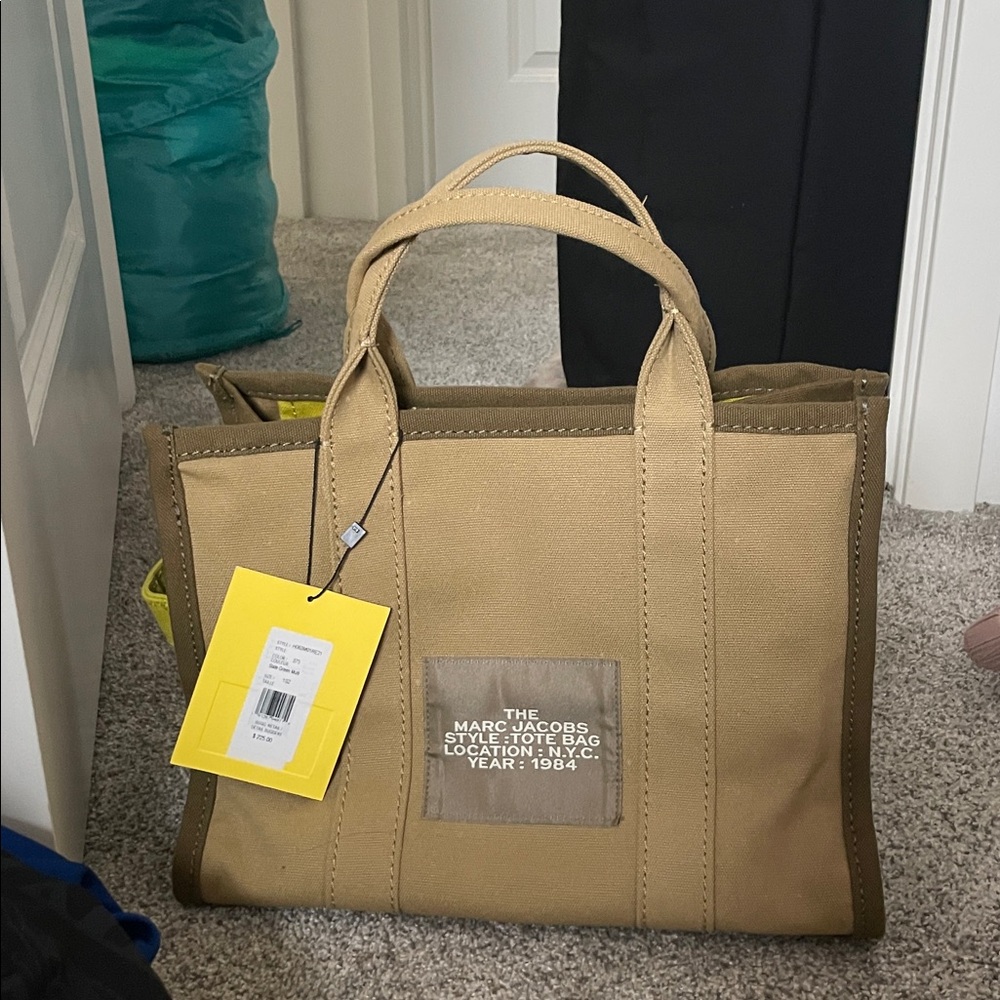 Marc Jacobs Canvas Tote Bag in Khaki with White Logo - Picture 2 of 5